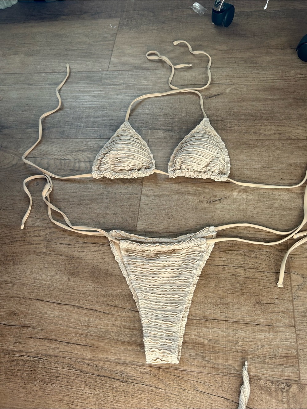SHEIN Beige Textured Ruffle Triangle Bikini - Cream Tone